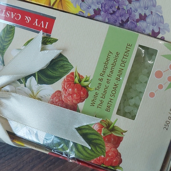 Luxury bath soak set - Picture 2 of 5